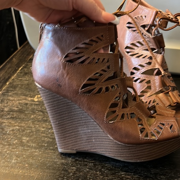 Brown wedge heels - Picture 6 of 13
